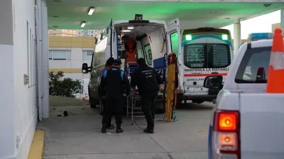 Murió el joven apuñalado en Km 8 esta tarde y detuvieron al autor de la agresión