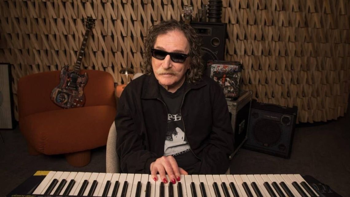 Netflix anunció un documental sobre Charly García en su cumpleaños número 75