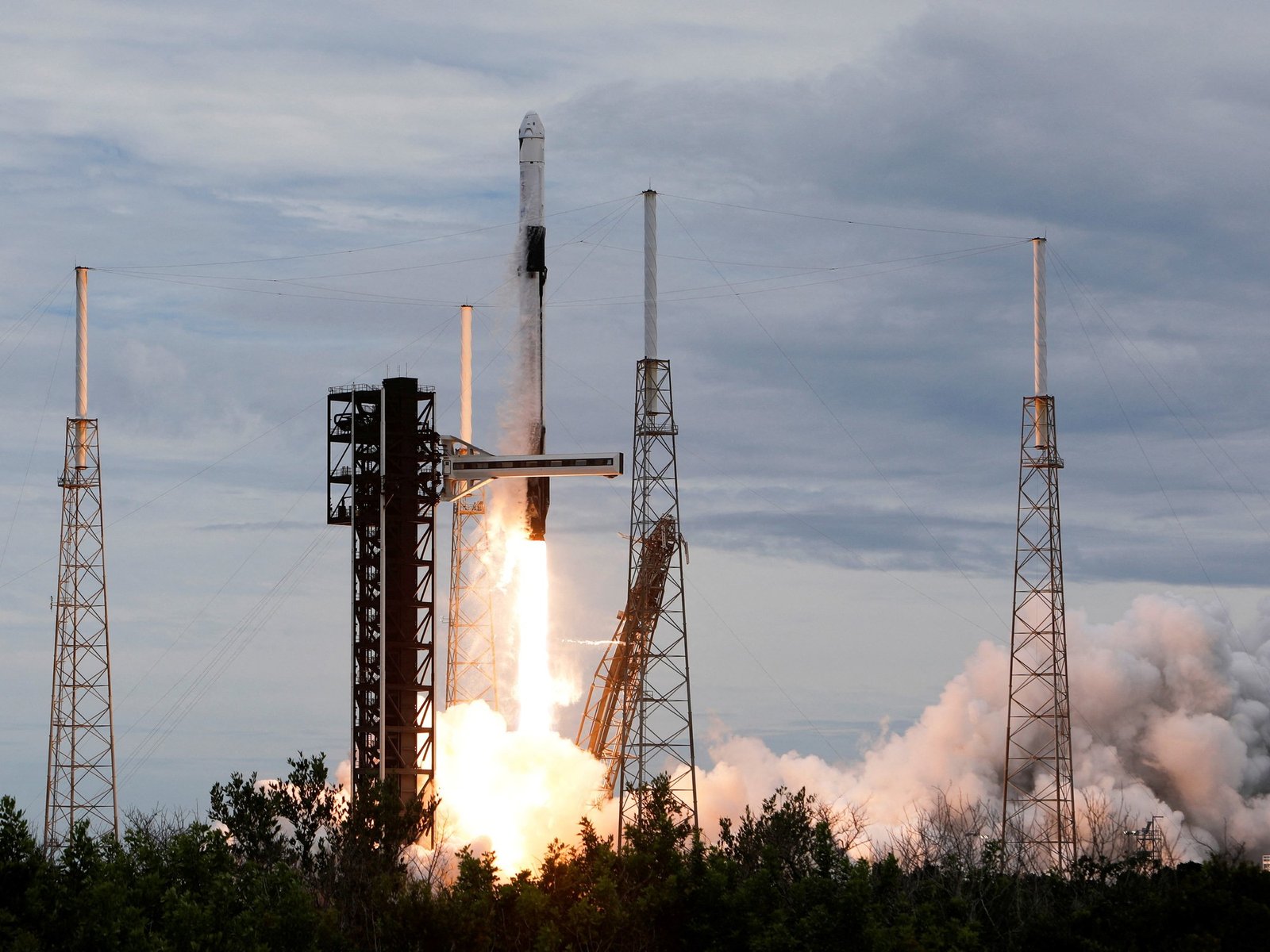 SpaceX lanzó el viaje más rápido de la historia hacia la Estación Espacial Internacional