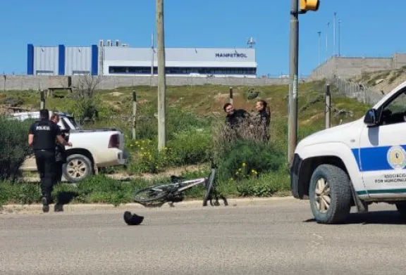 Un automóvil atropelló a un ciclista sobre la avenida Hipólito Yrigoyen y debió ser hospitalizado