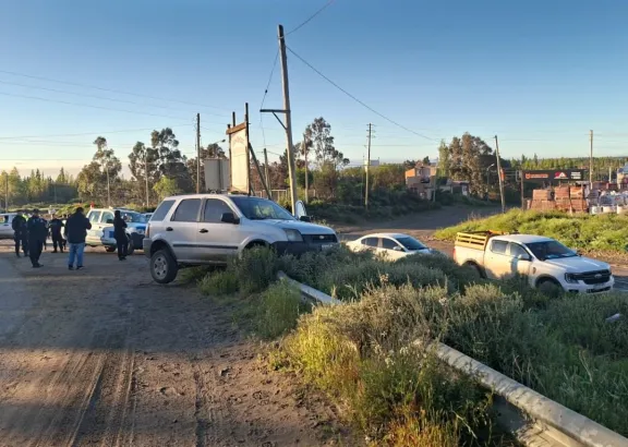 Un conductor alcoholizado y sin carnet despistó en la rotonda Roque González