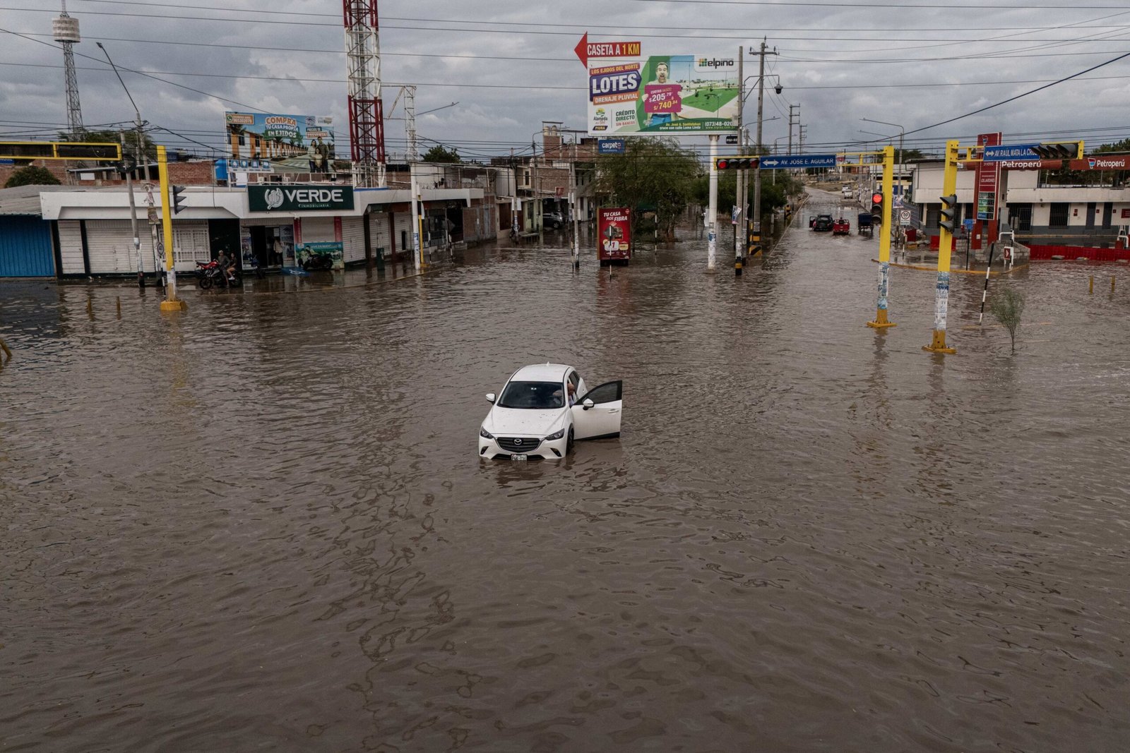 Un episodio excepcional de ‘El Niño’ pone a prueba las medidas de emergencia de Fujimori en Perú