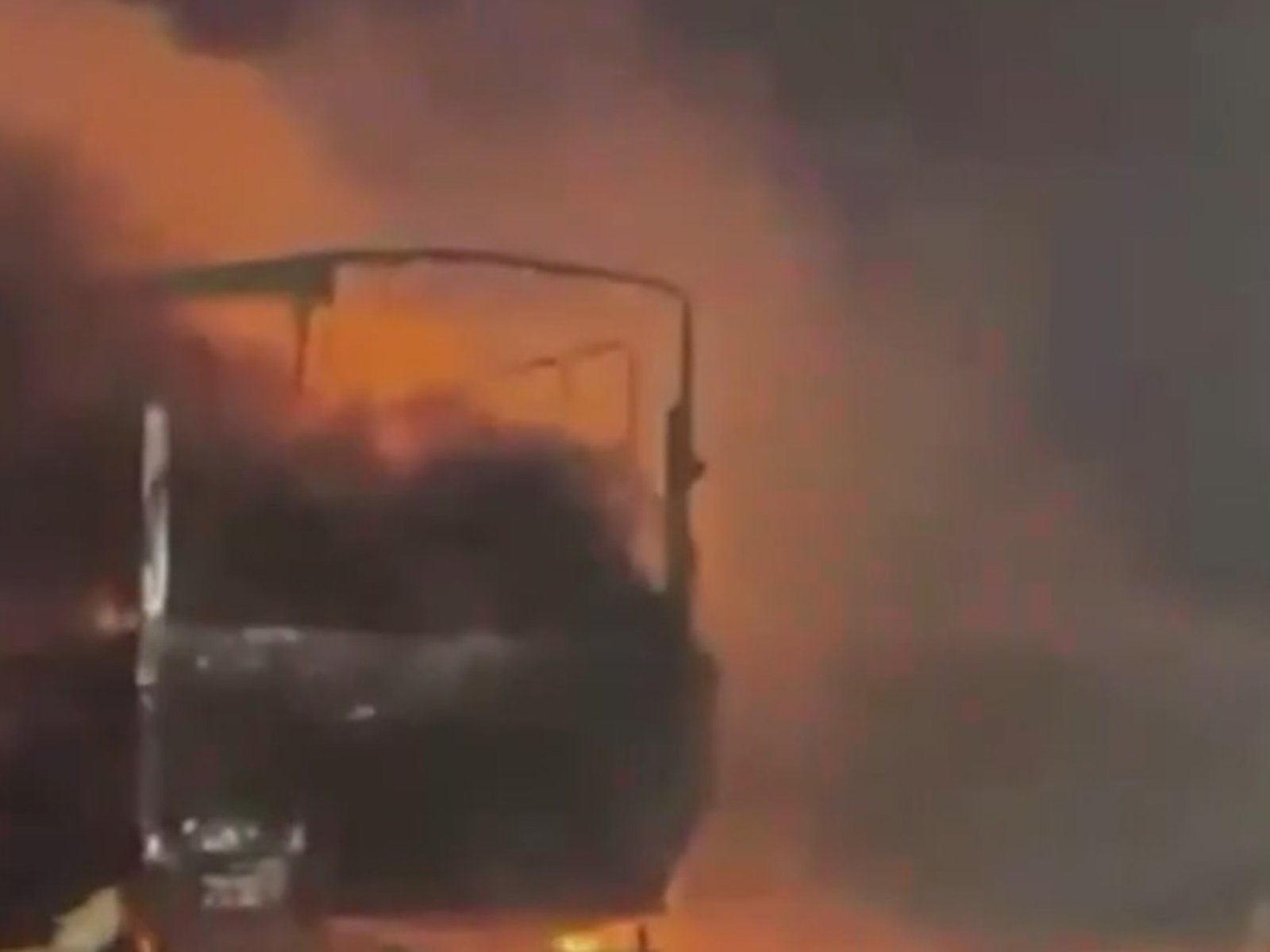 Un hombre murió tras el choque y el incendio de dos camiones en Zárate