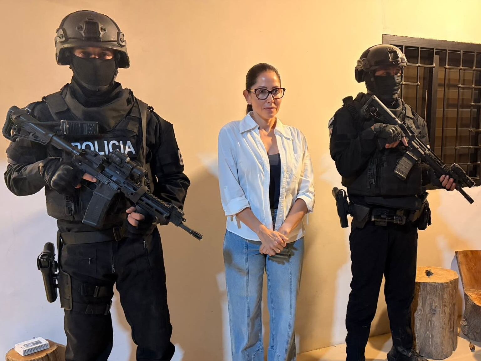Un juez dicta prisión preventiva contra la líder opositora Luisa González en Ecuador