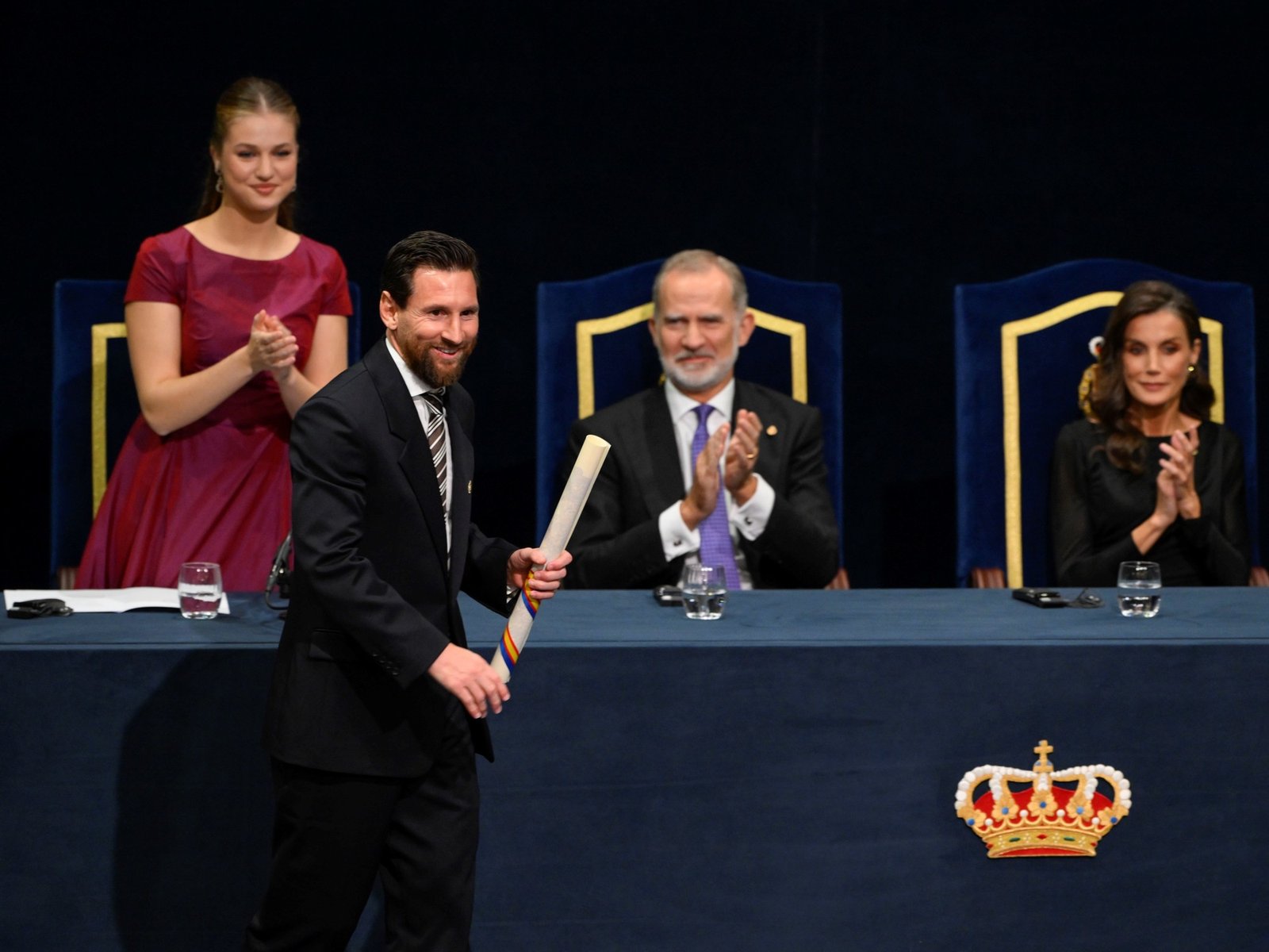 Un premio a la humanidad de Messi :: Olé