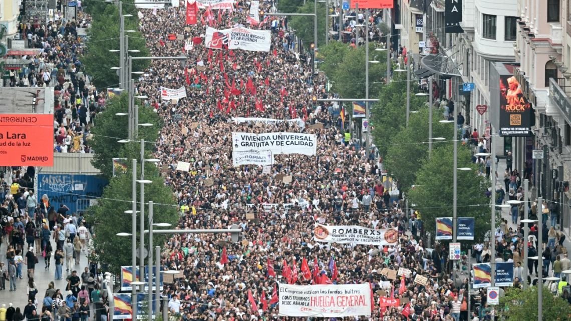 Una multitud marchó en el centro de Madrid «por el derecho a la vivienda»