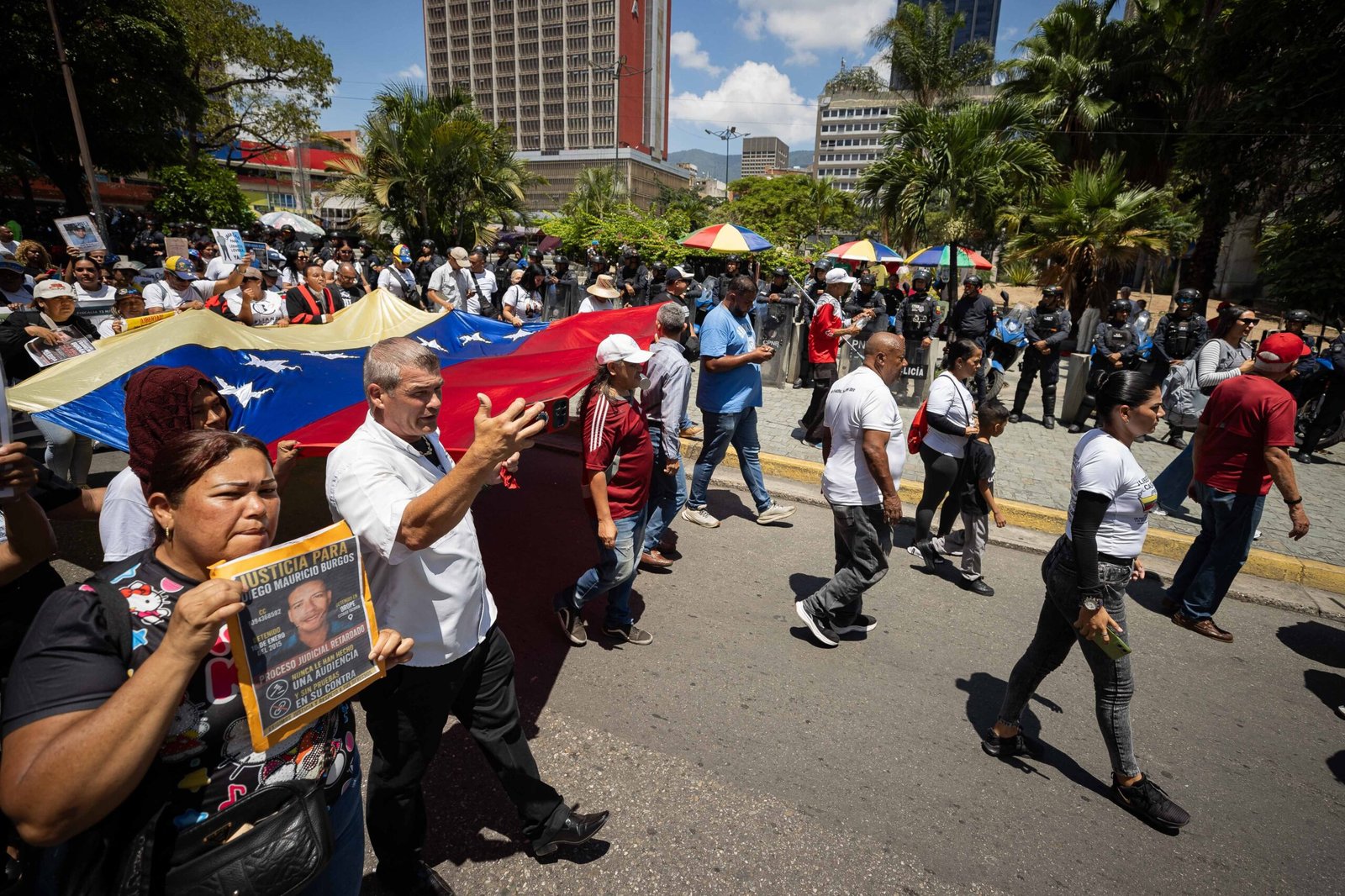 Venezuela: caminar hacia la democracia con los ojos vendados