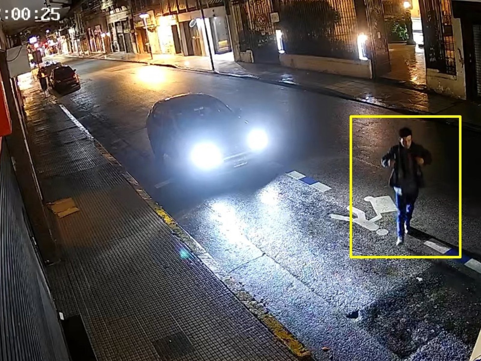 así salió del edificio de Retiro el acusado de matar a una joven tras una cita sexual