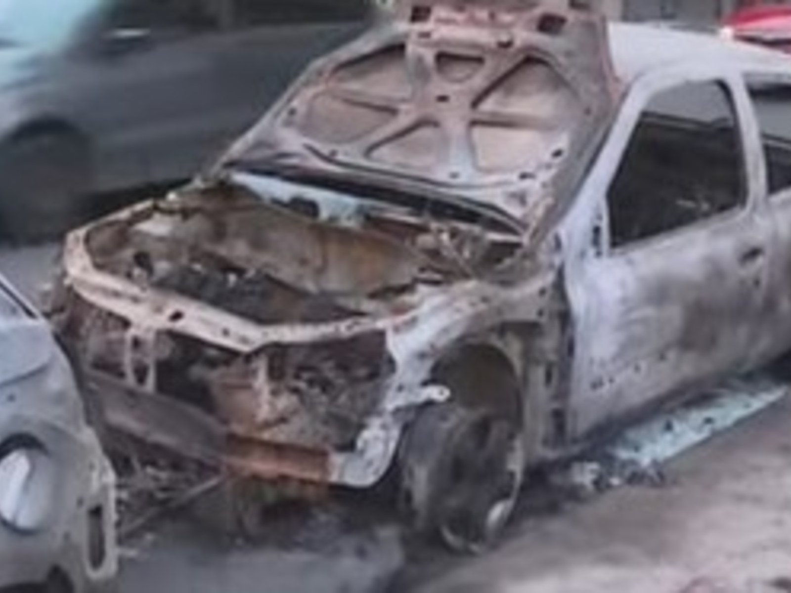 buscan a los «quemacoches» que ya incendiaron ocho autos en 10 días