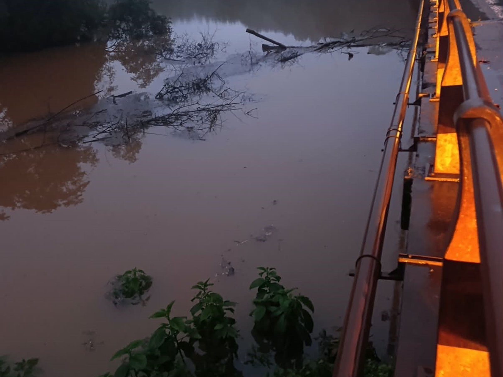 cierran puentes por la crecida en Misiones y tres ciudades quedaron aisladas