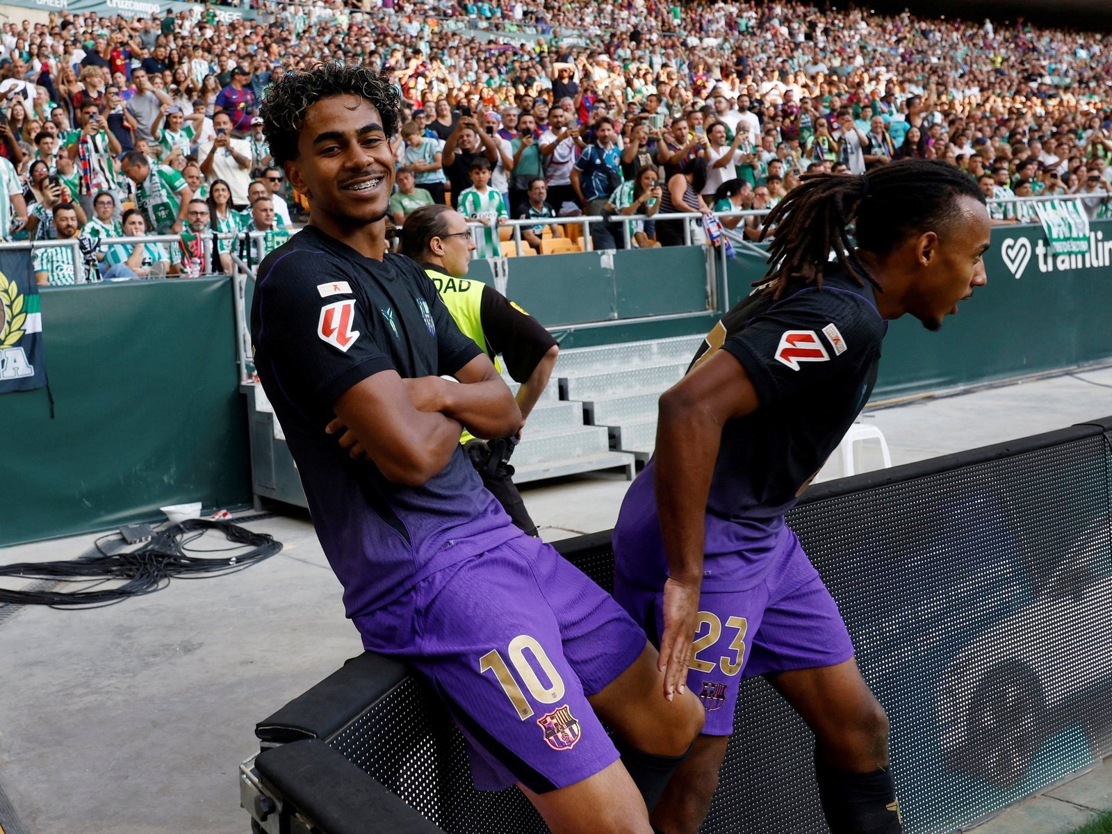goleó al Betis, que tuvo un golazo de Lo Celso ahogado por el VAR