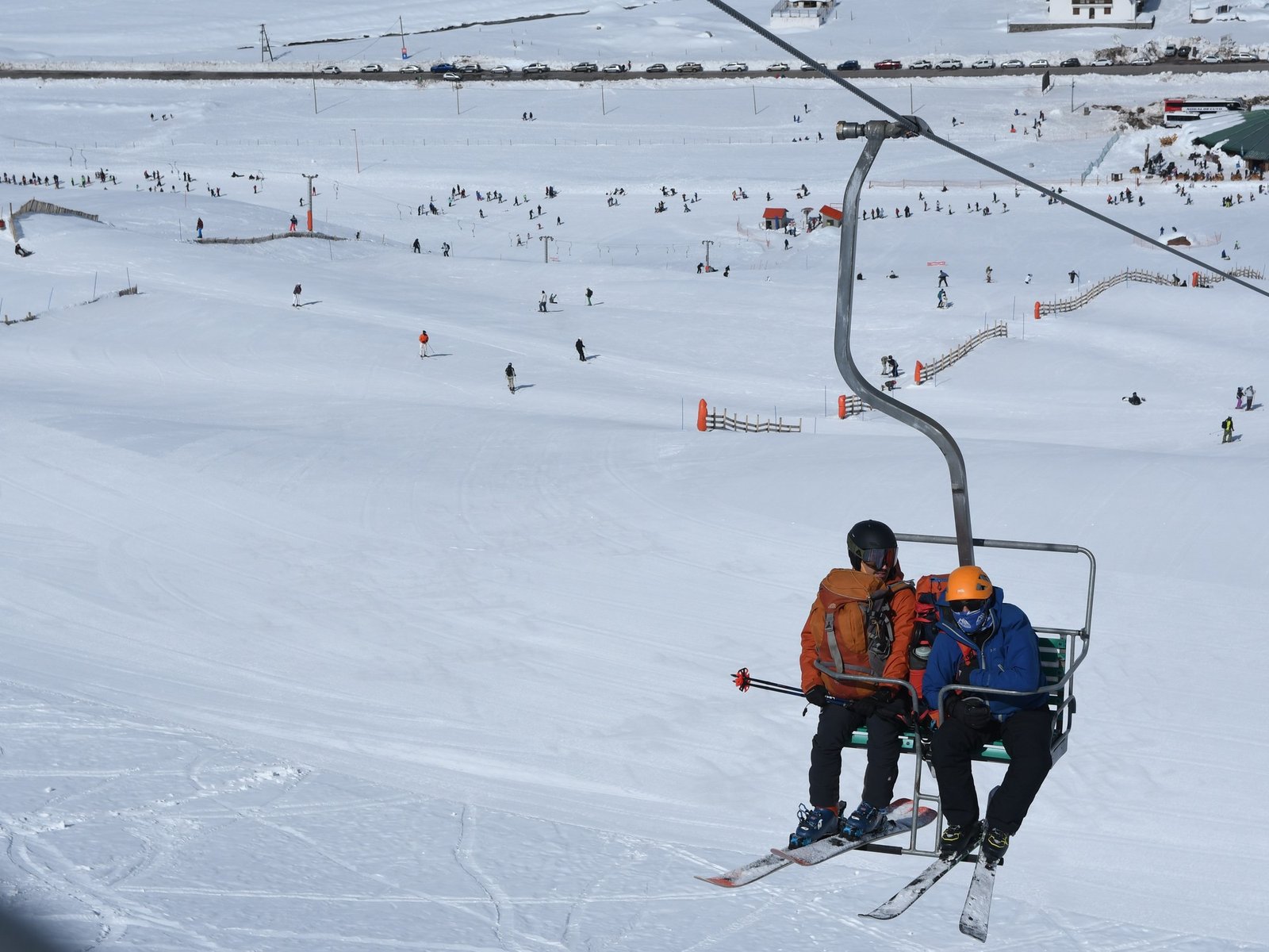 por la nieve en plena primavera van a inaugurar una pista de trineos en Mendoza
