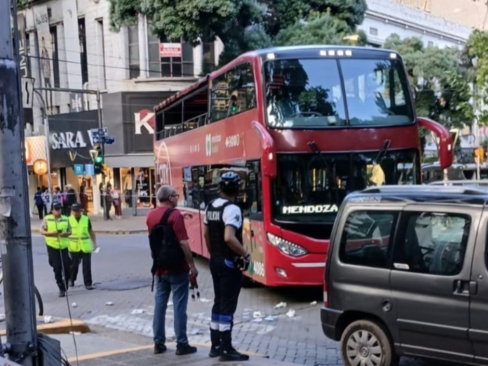 una nena de casi dos años murió, tras ser atropellada por un bus turístico